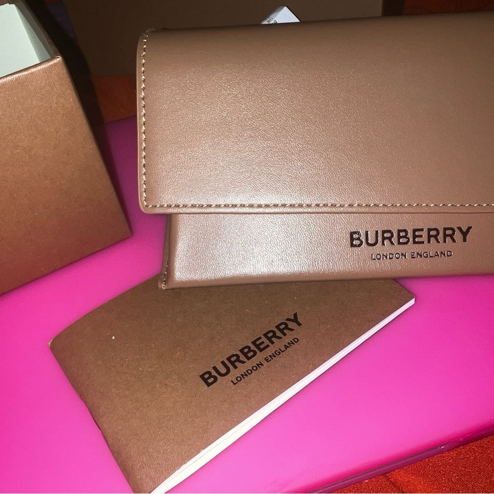 Burberry Black and Brown Sunglasses - Picture 4 of 5